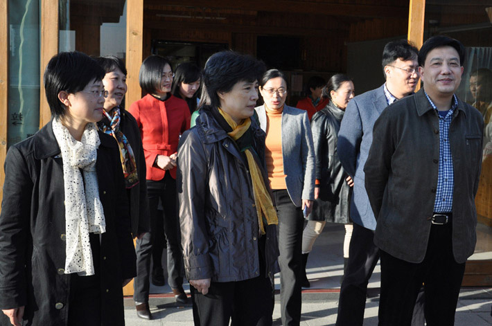 江苏省妇联缪主席一行莅临盐城思科指导工作会议报道